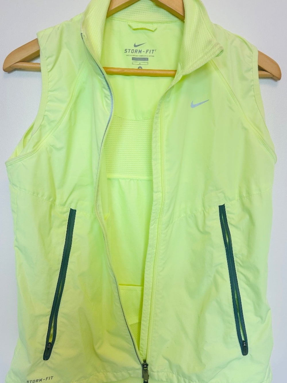 Nike Storm-FIT vest-size M- Neon Yellow/Green